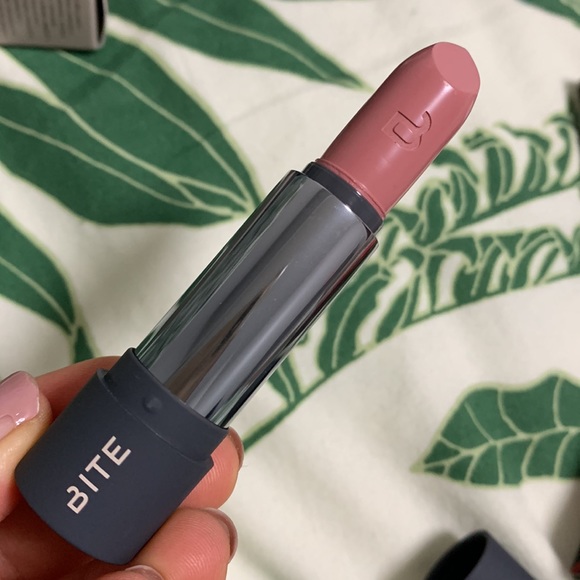 Bite Beauty Power Move Luminous Lipstick in shade Sugarcane - Picture 4 of 5